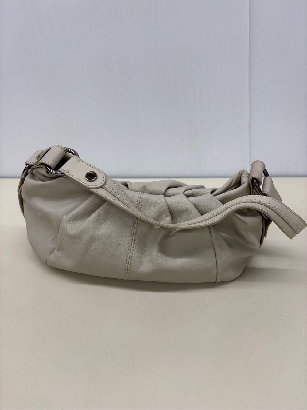 Simply Vera Vera Wang Soft Cream Shoulder Bag - Picture 3 of 9
